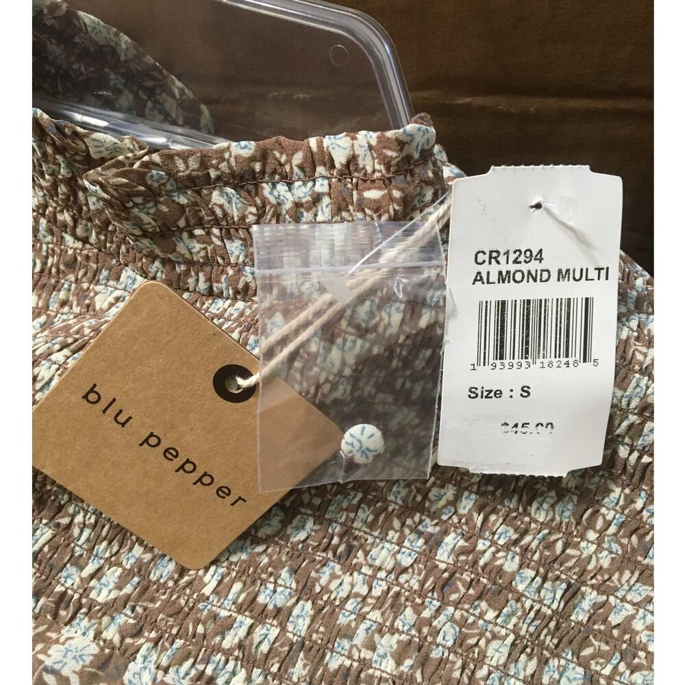 NWT Blu Pepper Small Almond Multi Floral Smocked Bodice & Cuffs Long Sleeve Top - Picture 5 of 5